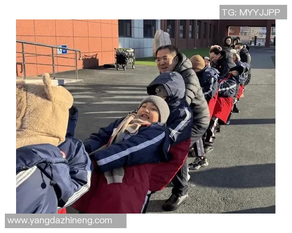 在冰雪覆盖的球场上尽情挥洒热情体验雪地足球的魅力与乐趣 在冰雪覆盖的球场上尽情挥洒热情体验雪地足球的魅力与乐趣