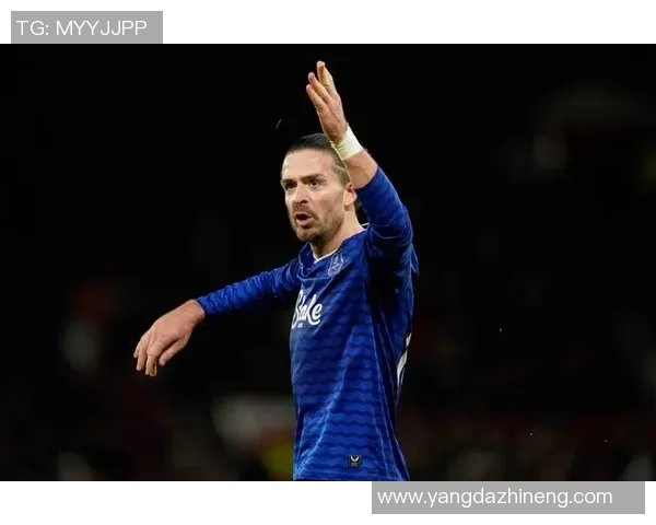 足球踢进的瞬间如何改变比赛格局与球员心态的深刻分析 足球踢进的瞬间如何改变比赛格局与球员心态的深刻分析